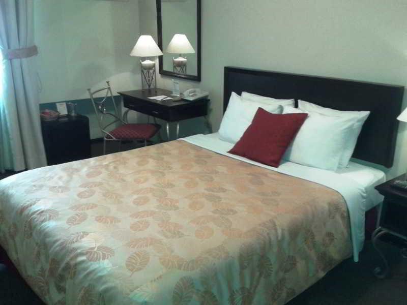 Leon De Oro Inn & Suites Distretto di Distretto di Lima Esterno foto