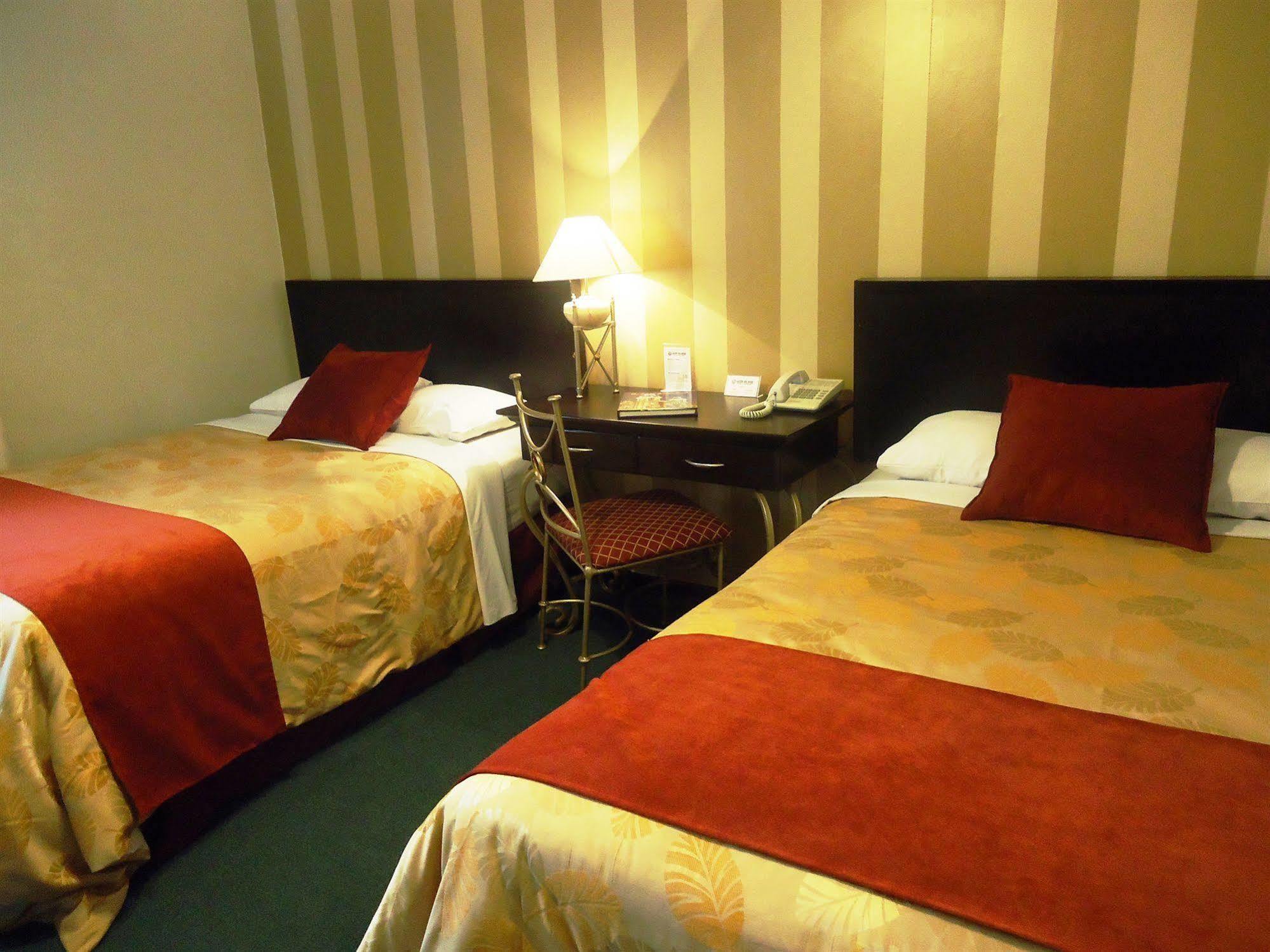 Leon De Oro Inn & Suites Distretto di Distretto di Lima Esterno foto